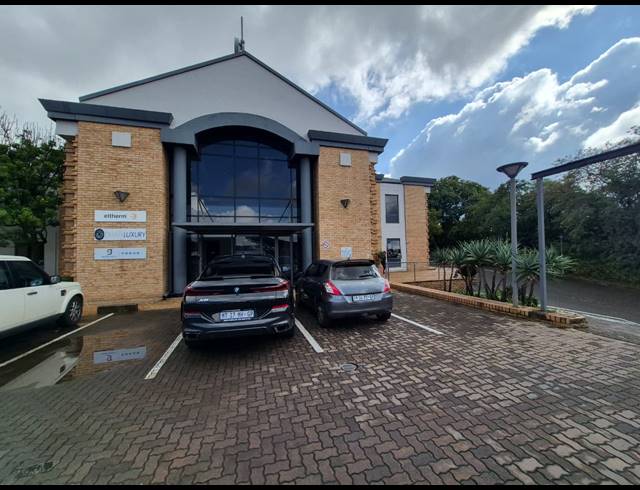 304M² OFFICE TO LET IN SANDTON CENTRAL